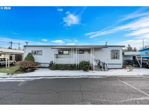 19776 SE Stark St #67, Portland, OR 97233