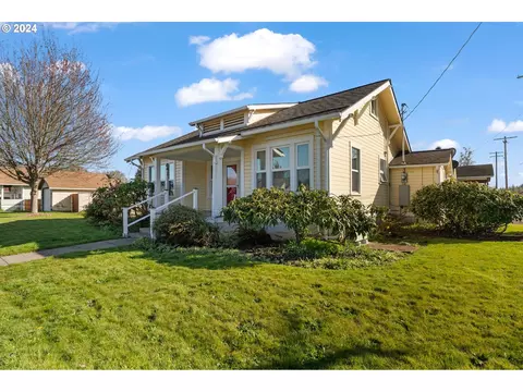 451 Cedar St, Toledo, WA 98591