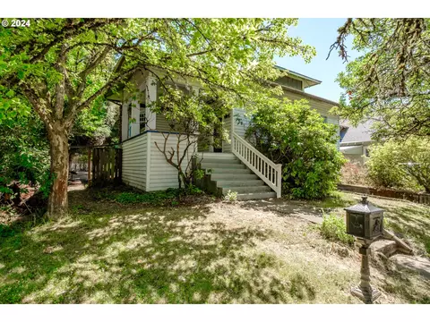 1128 1st Ave E, Albany, OR 97321