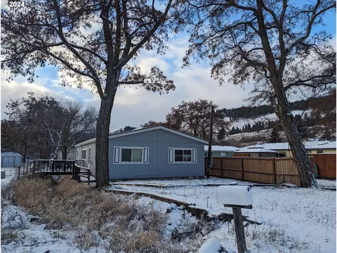 304 Benton Ave, La Grande, OR 97850
