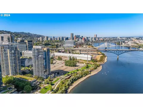 3570 S River Pkwy #613, Portland, OR 97239