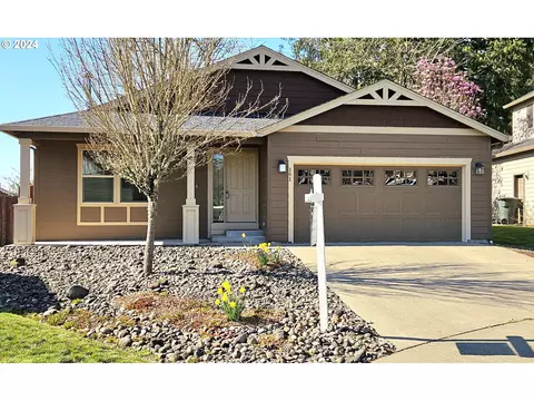 101 Stepping Stone St, Kalama, WA 98625