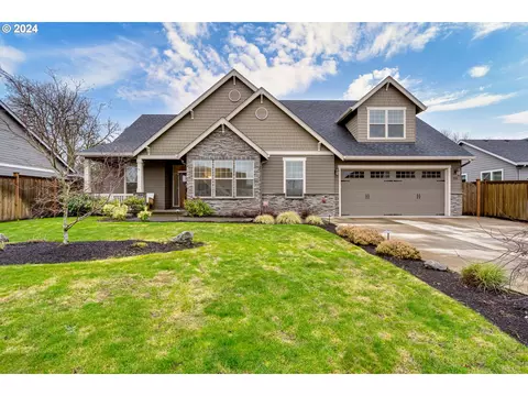 3740 Patricia St, Eugene, OR 97404