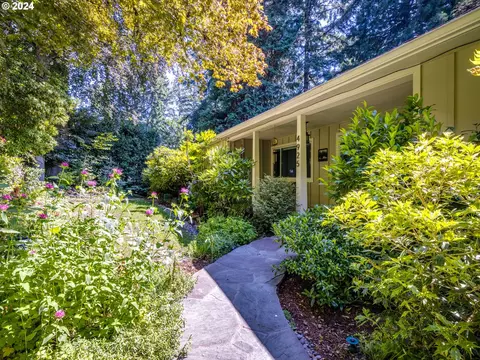 4925 SW 18th Pl, Portland, OR 97239