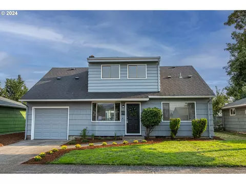1435 Pleasant St, Springfield, OR 97477