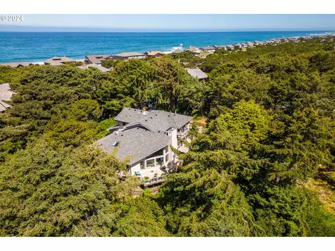 26 Dune Crest Ln, Gleneden Beach, OR 97388
