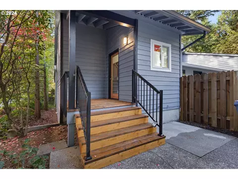606 S California St, Portland, OR 97219