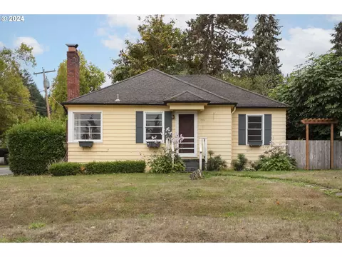 1212 Laurel St #9, Lake Oswego, OR 97034
