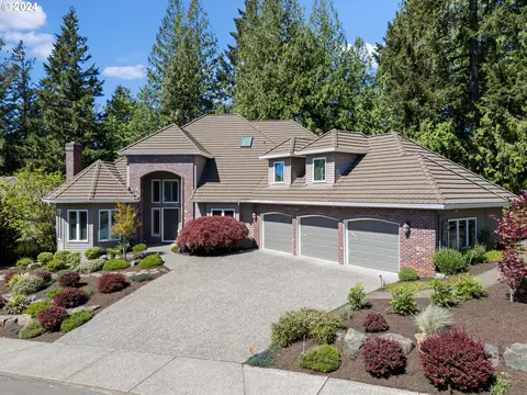 12465 NW Woodland Ct, Portland, OR 97229