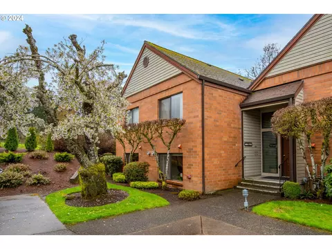 11992 SW Royalty Ct #17, Portland, OR 97224