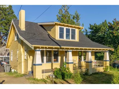 1476 8th St, Astoria, OR 97103