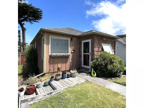 94201 4th St, Gold Beach, OR 97444