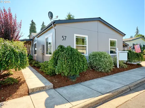 1015 Oak St #57, Silverton, OR 97381