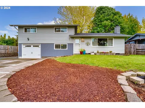 3175 Columbine St, Eugene, OR 97404