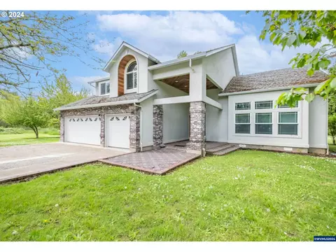 37780 River Dr, Lebanon, OR 97355
