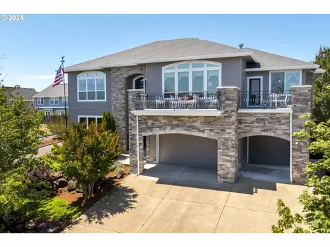 587 NW Mt Bachelor St, Mcminnville, OR 97128