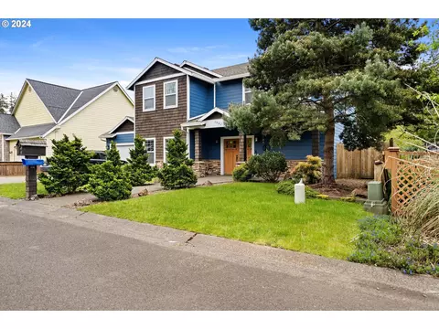 1062 Nautical Dr, Hammond, OR 97121
