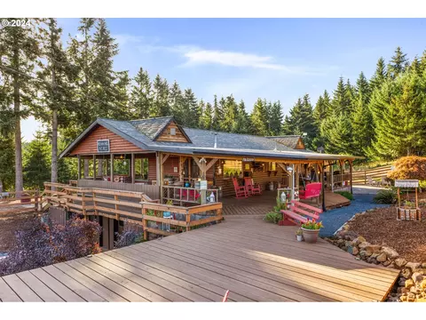 4194 Davis Creek Rd NE, Silverton, OR 97381