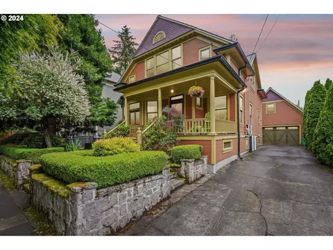 2840 NEverett St, Portland, OR 97232