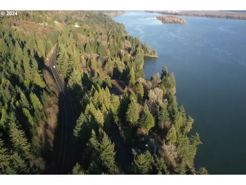 14 Edge Water Dr, Cathlamet, WA 98612