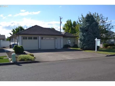 1985 Heather Way, Woodburn, OR 97071