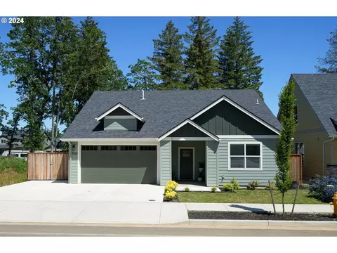 87665 8th St, Veneta, OR 97487