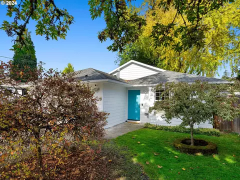 4953 SE Jackson St, Milwaukie, OR 97222