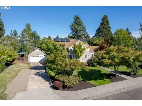 2121 Monroe St, Eugene, OR 97405