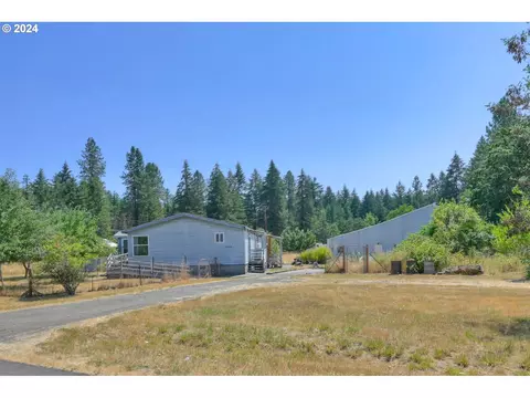 25222 Arnold Ln, Elmira, OR 97437