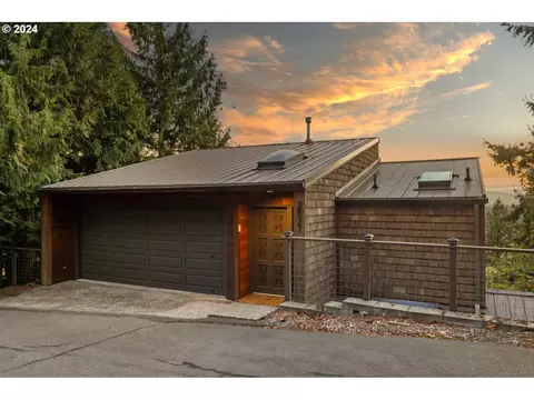 2827 NE Rocky Butte Rd, Portland, OR 97220