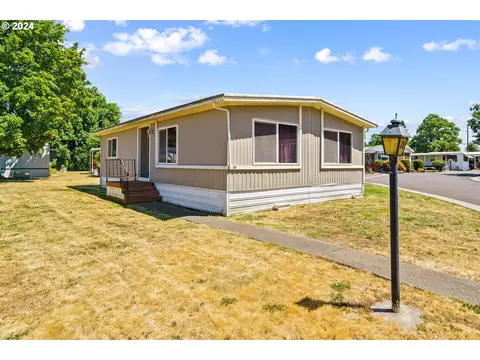1225 W 10th Ave #39, Junction City, OR 97448