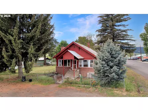 297 Pine St, Halfway, OR 97834