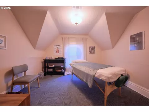 Bedroom - 1034 Lawrence St, Eugene, OR 97401 photo 5 of 5