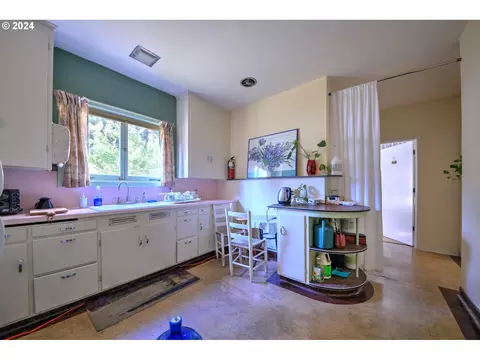 Kitchen - 1034 Lawrence St, Eugene, OR 97401 photo 1 of 1