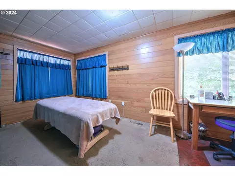 Bedroom - 1034 Lawrence St, Eugene, OR 97401 photo 3 of 5