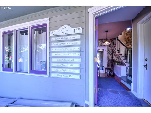 Entry Way - 1034 Lawrence St, Eugene, OR 97401 photo 1 of 5