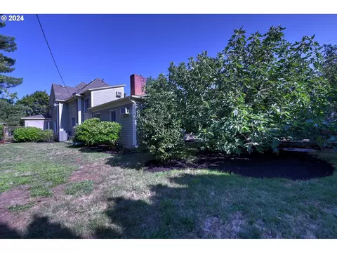 Exterior - 1034 Lawrence St, Eugene, OR 97401 photo 3 of 10