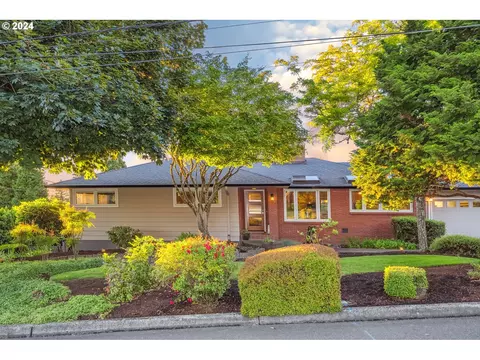 9435 SE Clatsop St, Portland, OR 97266