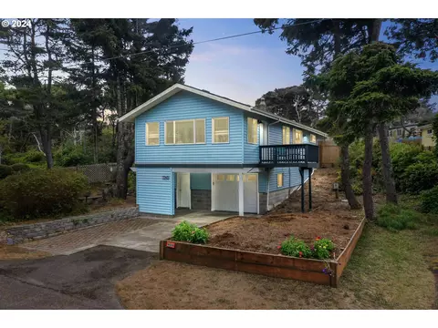 4624 Joshua Ln, Florence, OR 97439