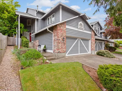 2041 Sunray Cir, West Linn, OR 97068