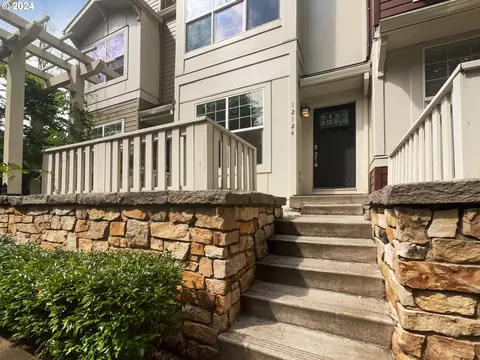 12124 SE High Creek Rd, Happy Valley, OR 97086