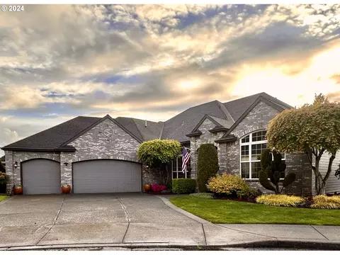 2009 N Vine St, Canby, OR 97013