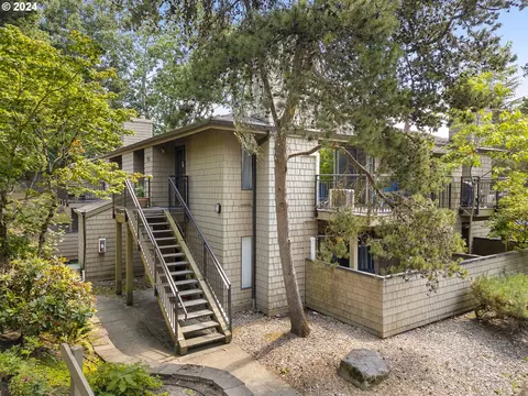 90 Galen St, Lake Oswego, OR 97035