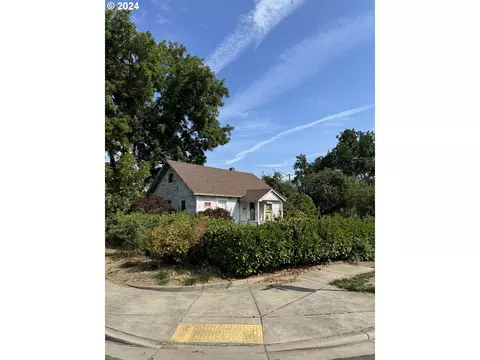 118 W J St, Springfield, OR 97477