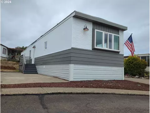307 Shadow Ranch Ln, Roseburg, OR 97470