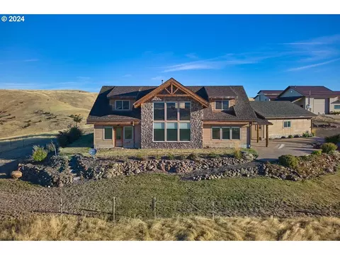 71414 Whiskey Creek Rd, Wallowa, OR 97885