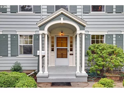 35 SE 60th Ave, Portland, OR 97215