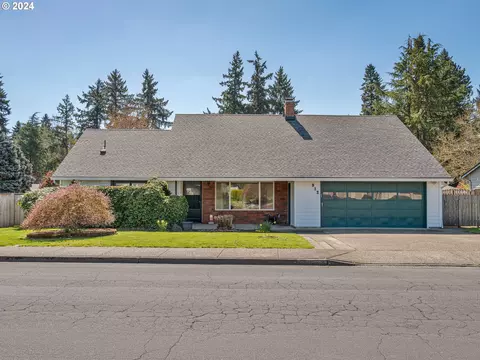 912 SW Willow Creek Dr, Beaverton, OR 97003