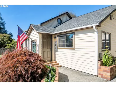 3610 Maple Ln, Tillamook, OR 97141