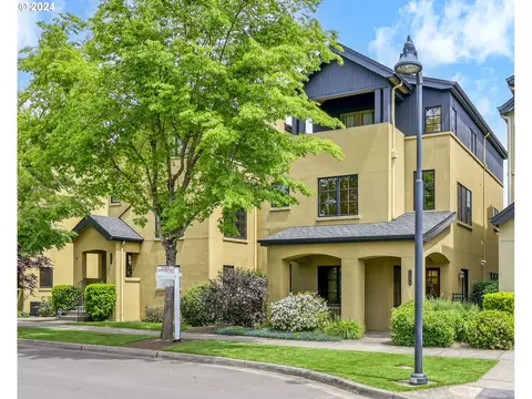 2909 Lord Byron Pl, Eugene, OR 97408